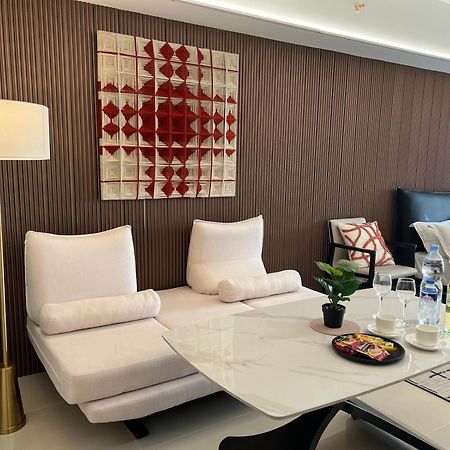 Luxurious European Style Penthouse Modern Apart Ment Cross City Of Dreams Okada Solaire Moa Airport Manila Eksteriør billede